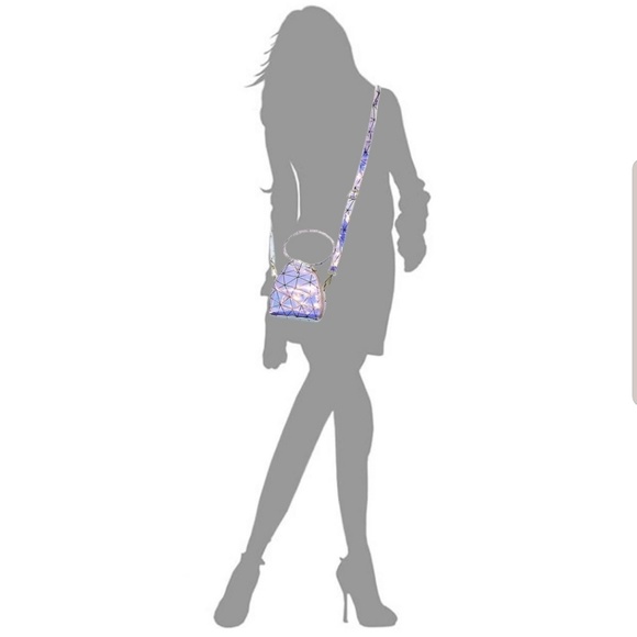 💥NEW ARRIVAL!💥 Hologram Tetrahedron Satchel - Picture 4 of 5